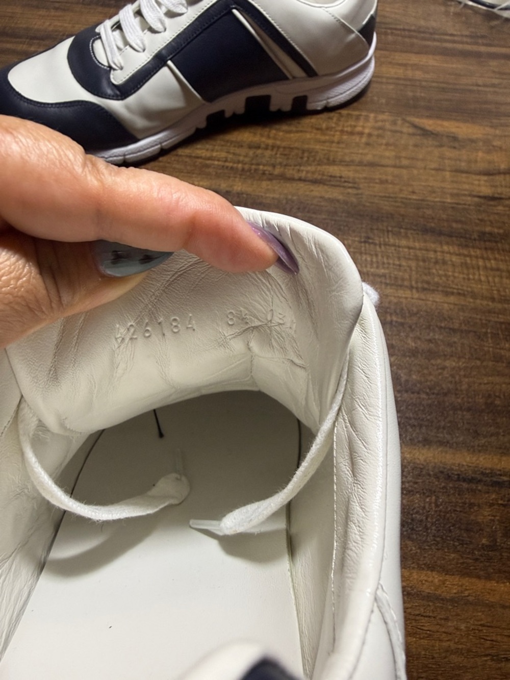 Gucci Men's White and Navy Leather Sneakers - Picture 7 of 11